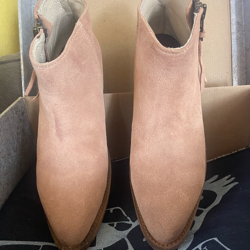 FREEBIRD ONYX Suede Ankle Boots - Picture 2 of 7